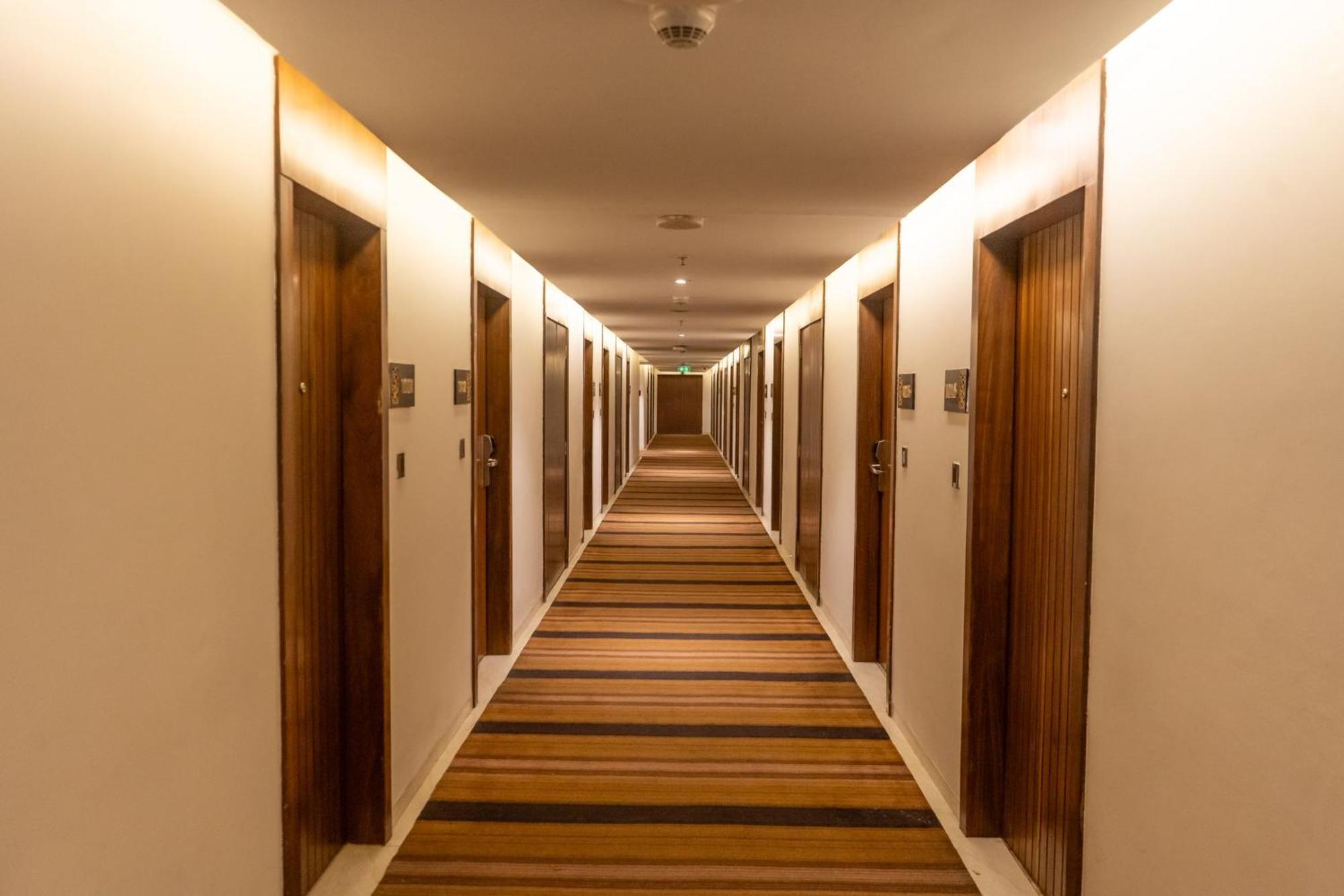 Holiday Inn Kolkata Airport, an IHG Hotel Bagian luar foto